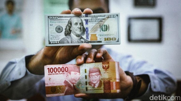 Dolar AS Tembus Rp 16.560, Rupiah Tertekan di Tengah Gejolak Global