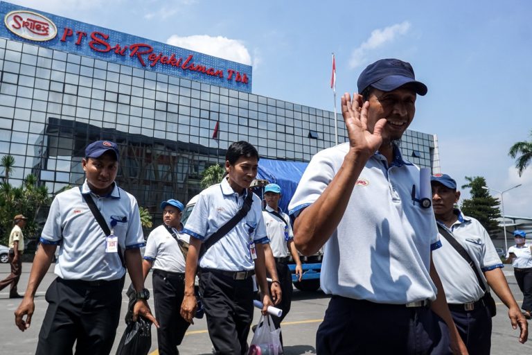Hari-hari Terakhir di Sritex: Kisah Pilu Buruh di Tengah Kejatuhan Raksasa Tekstil