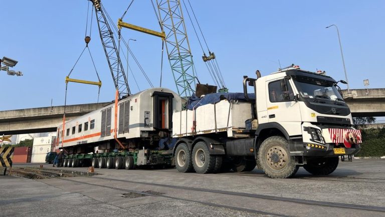 Ratusan Ton Kereta Api Menuju Sumatera: KAI Logistik Pacu Mobilitas Transportasi Jelang Lebaran