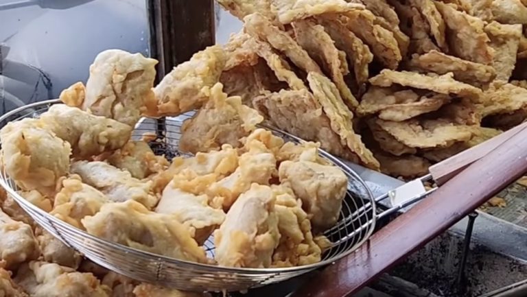 Ramadan: Berkah Bagi Pedagang Takjil di Bendungan Hilir, Omzet Tembus Jutaan Rupiah
