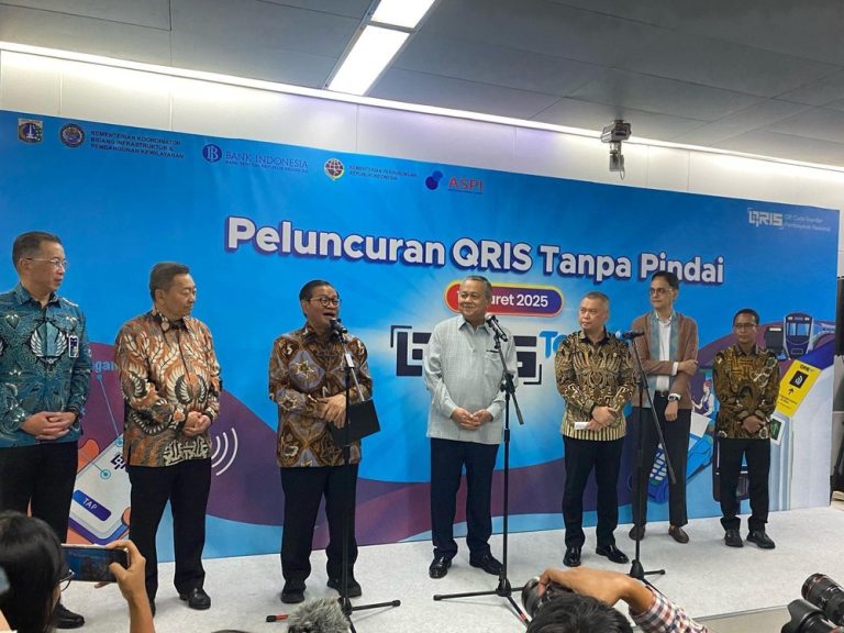 Revolusi Pembayaran Digital: QRIS Tap Resmi Meluncur, Transaksi MRT Hanya 0,3 Detik