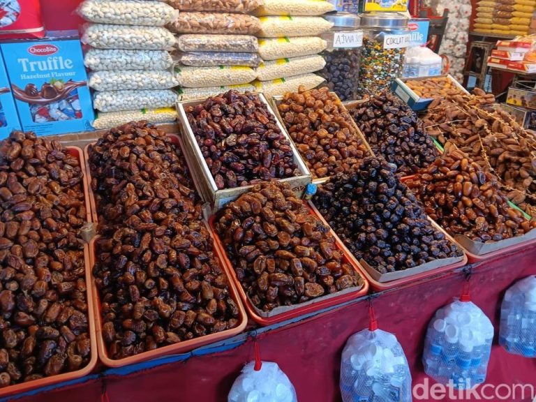 Ramadan Picu Lonjakan Penjualan Kurma di Tanah Abang: Omzet Pedagang Melejit Hingga Enam Kali Lipat