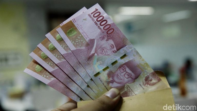 Fenomena "Makan Tabungan": Lebaran 2025 di Bayang-Bayang Lesunya Konsumsi Masyarakat