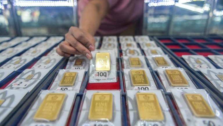Harga Emas Antam Mengalami Koreksi Setelah Sentuh Rekor Tertinggi Sepanjang Masa