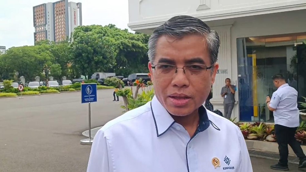 Gelombang PHK Menghantam Industri Indonesia: Pemerintah Tekankan PHK Sebagai Langkah Terakhir