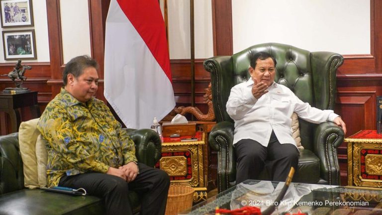 Prabowo Dorong Deregulasi dan Percepatan Izin Usaha untuk Sektor Padat Karya
