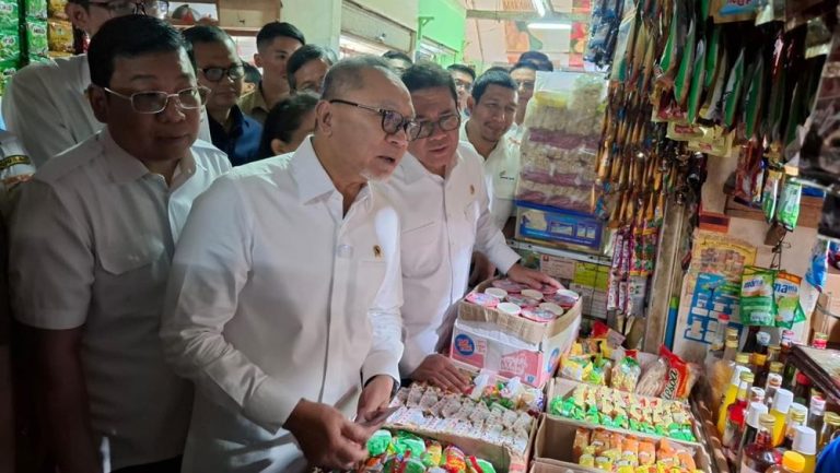 Harga Cabai Tembus Rp120.000/Kg, Menteri Zulhas Temukan Lonjakan Harga di Pasar Johar Baru