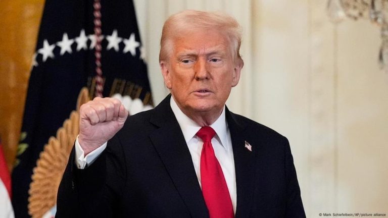Ancaman Nuklir dan Tarif Sekunder: Trump Tekan Iran di Tengah Kebuntuan Negosiasi Nuklir