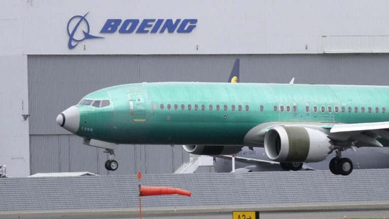 Boeing Tarik Pesawat 737 MAX dari China: Gejolak Perang Dagang AS-China Mencapai Puncak Baru