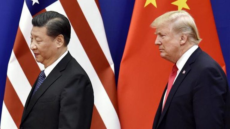 Perang Dagang AS-China: Trump Ajak Xi Jinping Negosiasi, Tuduh Beijing Lakukan Penipuan Perdagangan