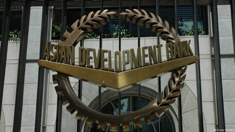 ADB: Pertumbuhan Ekonomi Asia-Pasifik Terancam Melambat, Bayang-Bayang Perang Dagang Menghantui