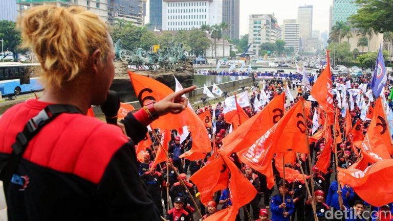 Badai PHK Menghantui Buruh Indonesia, Pemerintah Janji Bentuk Satgas Khusus