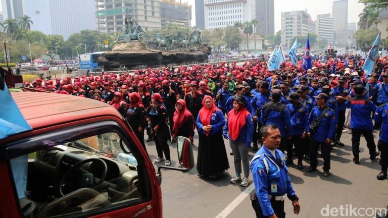 Badai PHK Menjelang May Day: Buruh Desak Pemerintah Bentuk Satgas dan Ciptakan Lapangan Kerja Baru