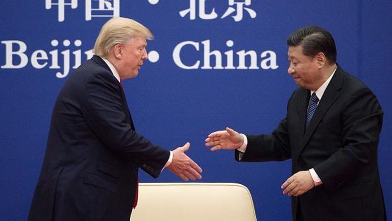 Perang Dagang AS-China: Trump Optimistis Tercapai Kesepakatan, Namun Jalan Masih Terjal