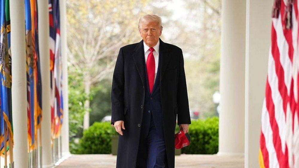 Trump Kembali Serang Gubernur The Fed, Ancam Pemecatan Atas Kebijakan Suku Bunga