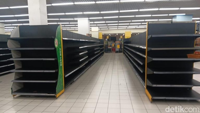 Lulu Hypermart Cakung Sepi, Indikasi Penutupan Permanen?