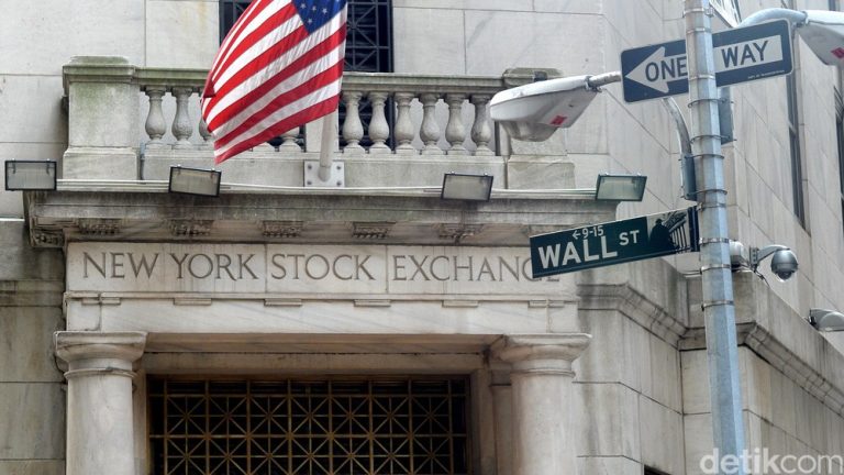 Pasar Saham Global Menghijau: Tunda Tarif Trump Picu Sentimen Positif, Namun Ancaman Perang Dagang Masih Membayangi
