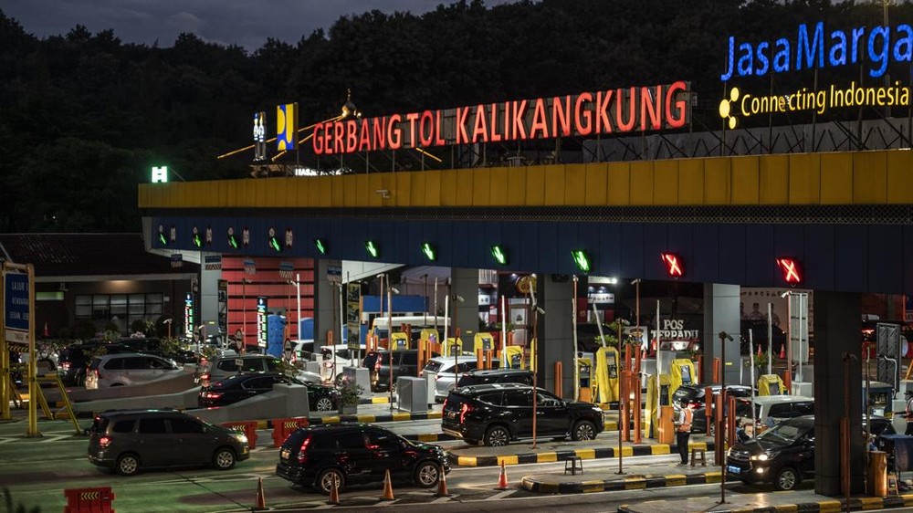H+3 Lebaran: Lonjakan Arus Balik Capai 33 Ribu Kendaraan di Gerbang Tol Kalikangkung