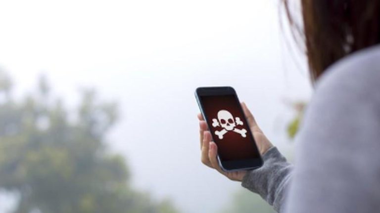 Waspada!  Klik Link Phising di WhatsApp Bisa Kuras Rekening Anda: Langkah-Langkah Pencegahan dan Penanganan