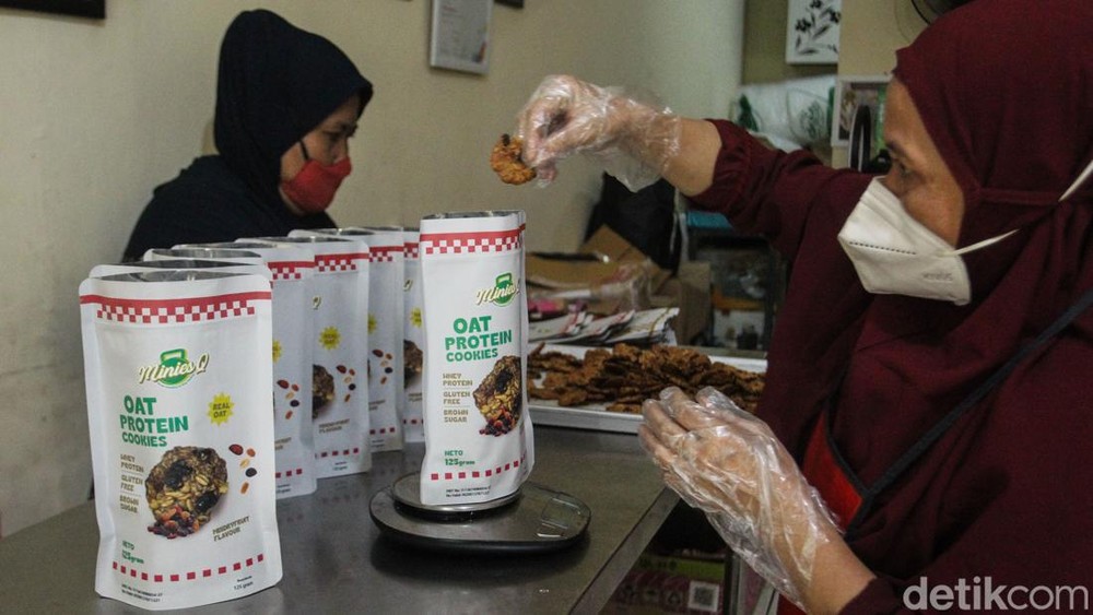 Dari Bully Hingga Raup Omzet Puluhan Juta: Kisah Sukses Minie Sudjarwo, Womenpreneur di Bisnis Camilan Sehat Binaragawan