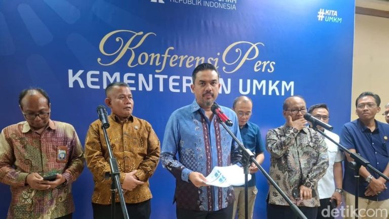 Ancaman Banjir Impor Pasca Perang Dagang AS-China: UMKM Indonesia di Ujung Tanduk