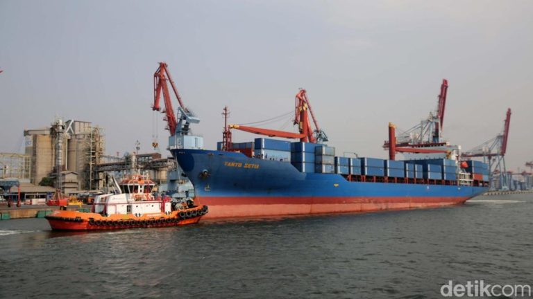 Tarif Balas Trump Guncang Industri Maritim Indonesia: Ancaman Resesi dan Seruan Perlindungan Pasar Domestik