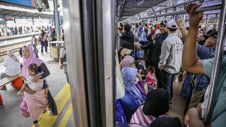 Lonjakan Penumpang KRL Jabodetabek Selama Libur Lebaran Idul Fitri: Mobilitas Warga Meningkat, KAI Commuter Siap Antisipasi