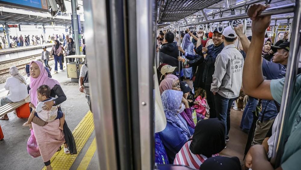 Lonjakan Penumpang KRL Jabodetabek Selama Libur Lebaran Idul Fitri: Mobilitas Warga Meningkat, KAI Commuter Siap Antisipasi