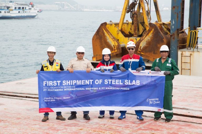 Pertamina International Shipping Dorong Hilirisasi Baja Nasional dengan Mengangkut 30 Ribu Ton Lembaran Baja