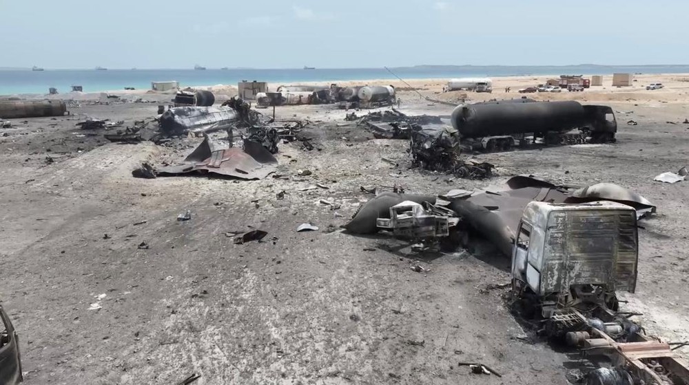 Tragedi Ras Isa: Serangan Udara AS Tewaskan 74 Warga Yaman, Terminal Minyak Porak-Poranda