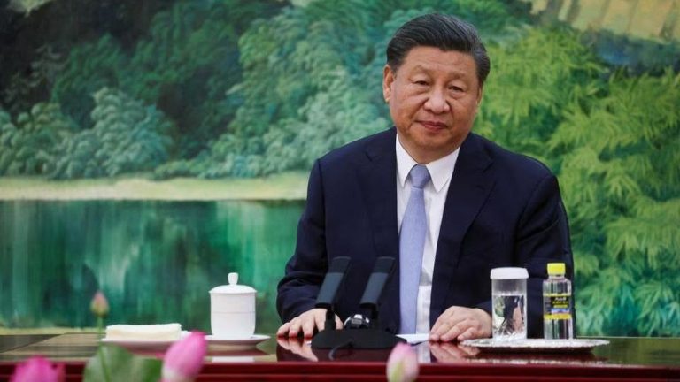 Perang Dagang AS-China: Eskalasi Tarif Berujung Jalan Buntu?