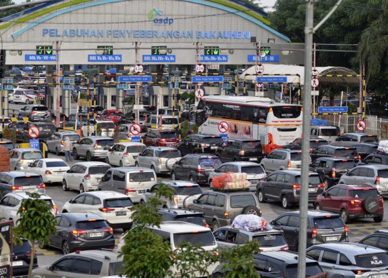 Puncak Arus Balik Lebaran 2025: Pelabuhan Bakauheni Dihantam Lonjakan Penumpang dan Kendaraan