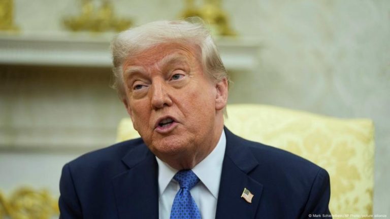 Tarif Impor China: Trump Singgung Potensi Penurunan hingga 80%, Negosiasi Intensif di Depan Mata