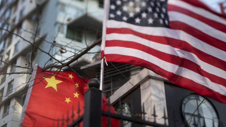 AS dan China Sepakat Kurangi Tarif Impor: Gencatan Senjata Sementara dalam Perang Dagang yang Memanas