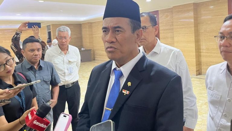 Mentan Tegaskan Kesejahteraan Petani Kelapa di Tengah Lonjakan Harga