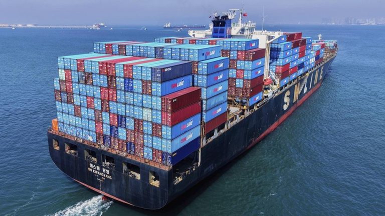 AS Pangkas Tarif Impor Barang Murah China: Strategi Baru di Tengah Perang Dagang?