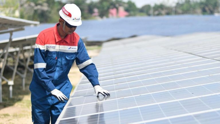 Pertamina Pacu Dekarbonisasi Lewat Program "Jejak Keberlanjutan":  Target 1,6 Juta Ton Pengurangan Emisi Karbon di 2025