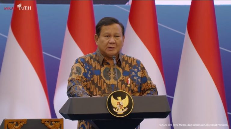 Kabar Gembira bagi Guru Honorer: Prabowo Janjikan Tunjangan Rp300 Ribu per Bulan