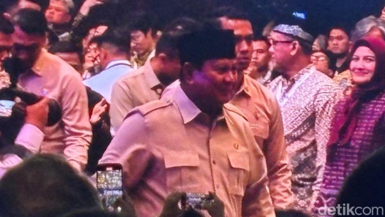 Prabowo Ancam Copot Pejabat yang Rumitkan Regulasi, Dorong Swasembada Energi