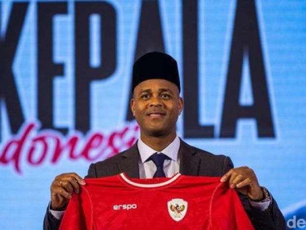 Patrick Kluivert Mundur: Fakta Mengejutkan dan Dampaknya bagi Dunia Sepak Bola